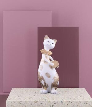 Luxury Resin Showpiece Figures for Home Decor