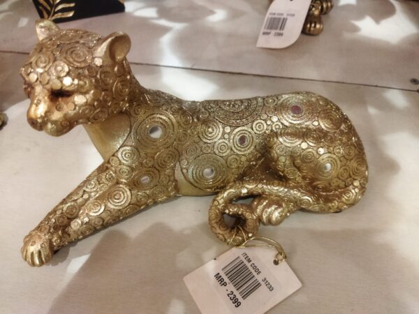 Luxury Leopard Statue ,Resin Showpiece ,Figures for Home Decor - Image 2