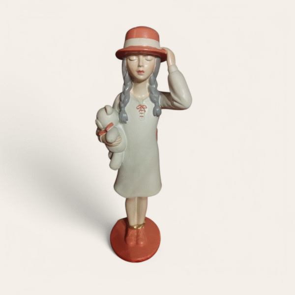 Girl Figurines Luxury Resin Showpiece  for Home Decor - Image 2