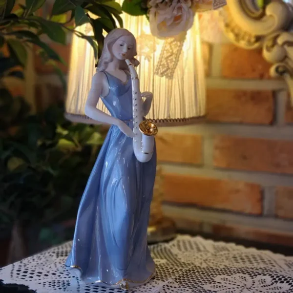 Victorian Lady - Fine Porcelain Figurine - Image 6
