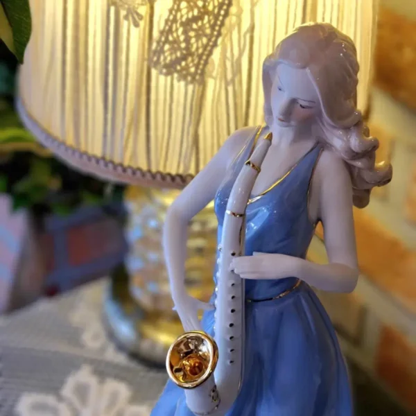 Victorian Lady - Fine Porcelain Figurine - Image 5