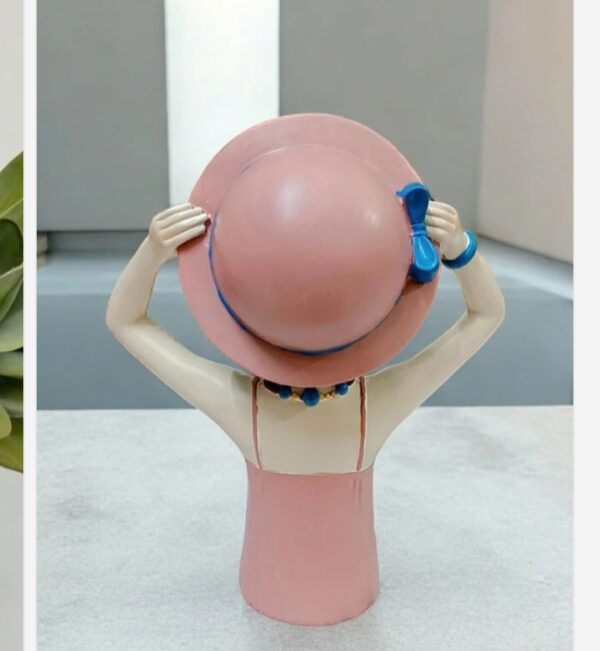 Girl Figurines Luxury Resin Showpiece for Home Decor - Image 4